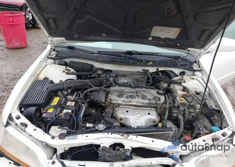 2000 Honda Accord 2.3 Ex from USA, damaged, VIN 1HGCG5650YA112510